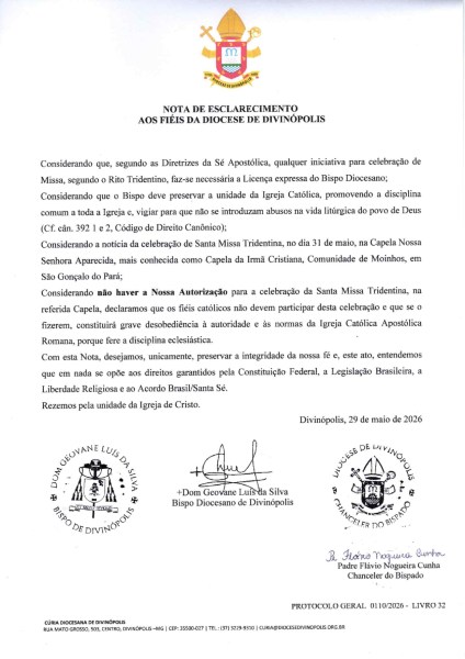 Nota de esclarecimento da Diocese de Divinópolis sobre a celebração da Missa, abordando questões e diretrizes da Igreja Católica.