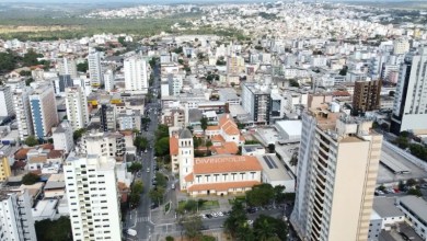 Agentes da Prefeitura de Divinópolis fiscalizam comércio ambulante na região central