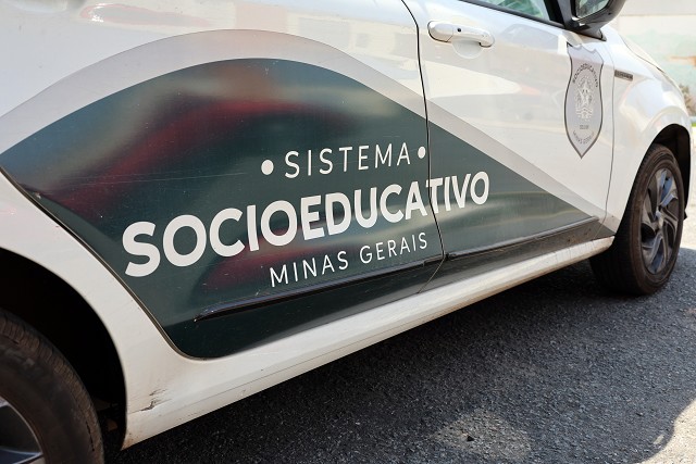 Diário Oficial de Minas Gerais com a lei sobre transporte de adolescente privado de liberdade
