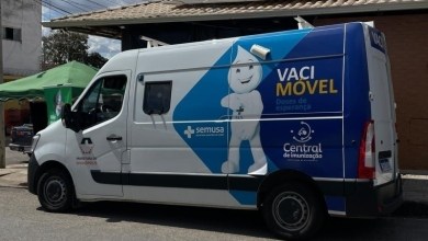 Vacimóvel em Divinópolis atende moradores em ponto itinerante de vacinação