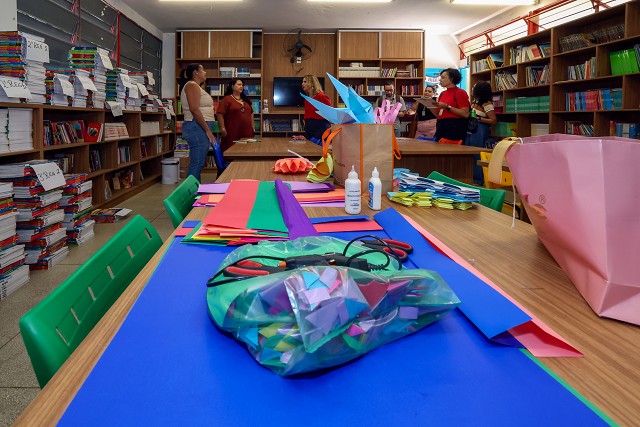Comissão de Educação visita escola em Belo Horizonte durante o leilão de escolas em Minas Gerais