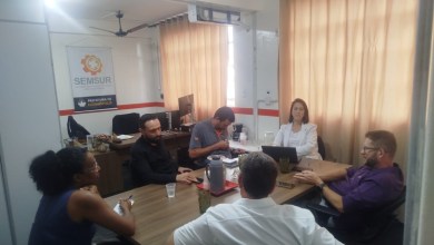 Reunião sobre iluminação pública em Divinópolis com cobrança por mais agilidade no atendimento