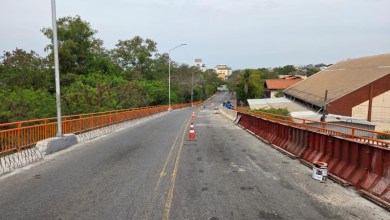 Viaduto do Esplanada com sinalização de obras e mudanças no trânsito em Divinópolis