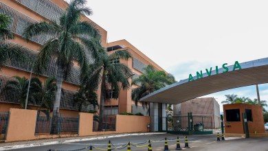 Frasco de medicamento associado ao tratamento de câncer de mama triplo-negativo
