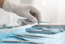 Fachada do Tribunal de Justiça de Minas Gerais em caso sobre implantes dentários.