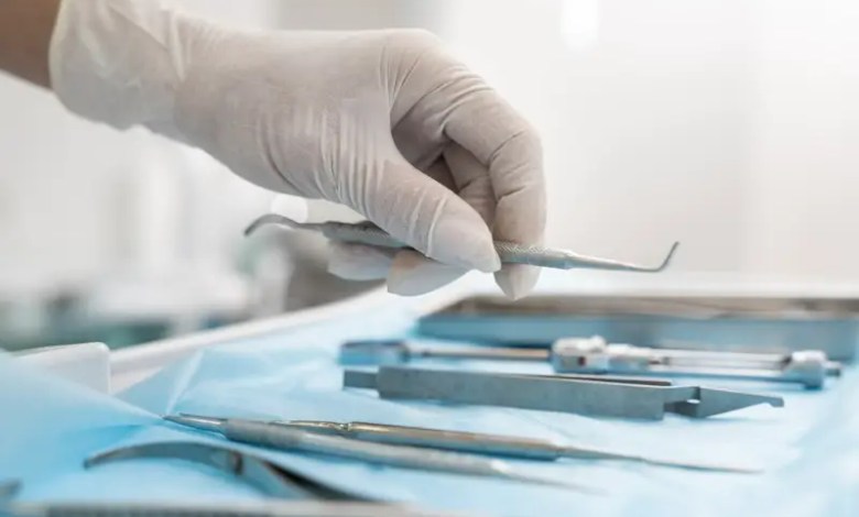 Fachada do Tribunal de Justiça de Minas Gerais em caso sobre implantes dentários.