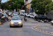 Rua central de Divinópolis onde a Prefeitura estuda sistema binário entre Rio de Janeiro e São Paulo
