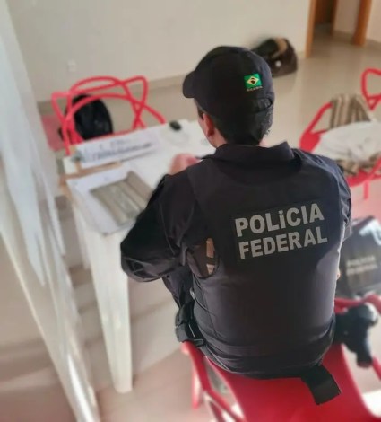 Viatura da Polícia Federal durante a Operação Porta-Voz em Minas Gerais
