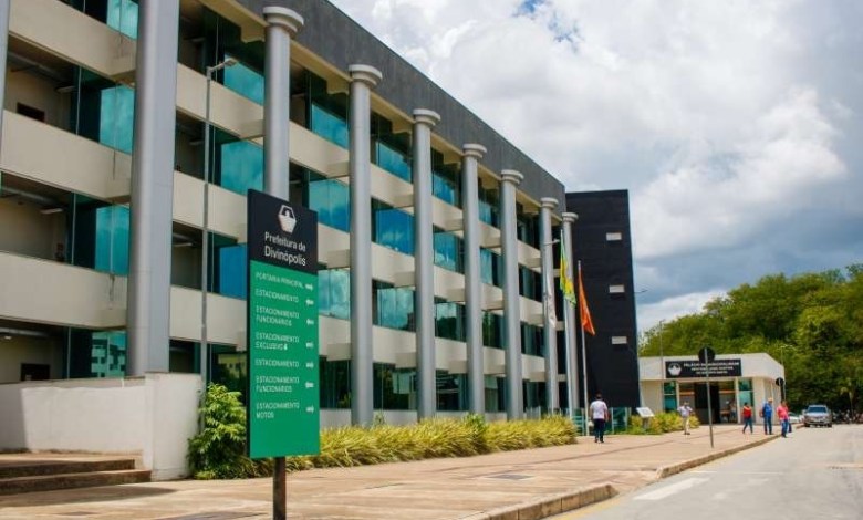 Motorista de ambulância em treinamento da Prefeitura de Divinópolis para o transporte de pacientes