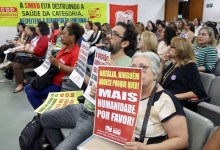 Professores de Belo Horizonte discutem readaptação funcional em reunião na ALMG