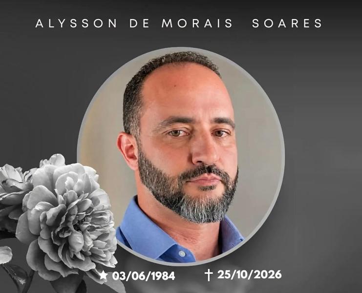 Retrato de Alysson de Morais Soares, com fundo cinza e flores na parte inferior, incluindo as datas de nascimento e falecimento.