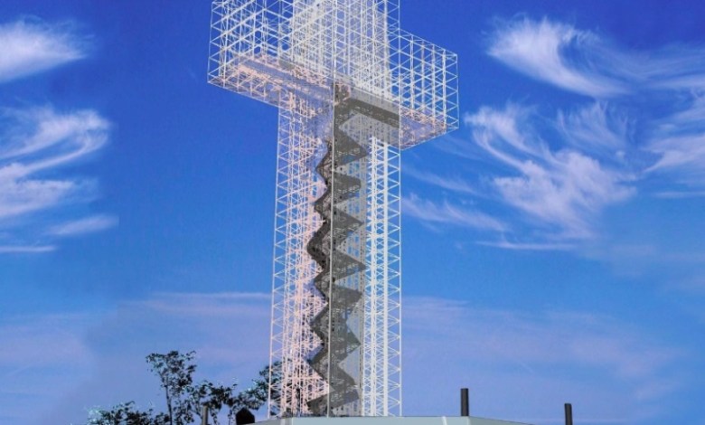 Cruz de Todos os Povos em construção em Divinópolis, com apoio da Prefeitura e da Associação Terra de Deus