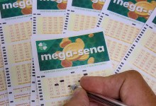 Bolão e volante da Mega-Sena com prêmio estimado em R$ 75 milhões em São Paulo